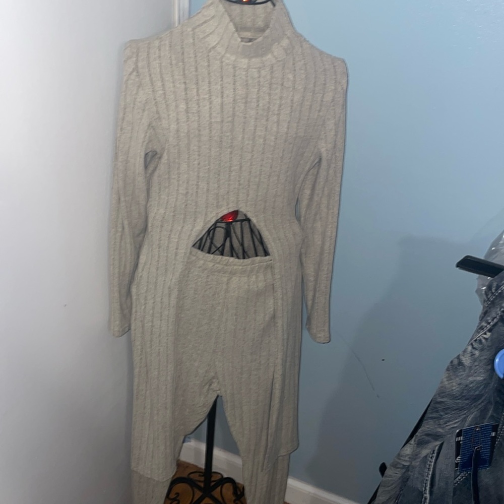 NWOT Light Sweater Material Legging Set